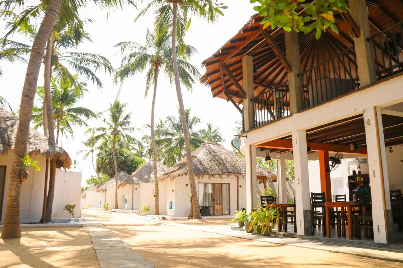 The Blue Lagoon Resort Kalpitiya Eksteriør billede